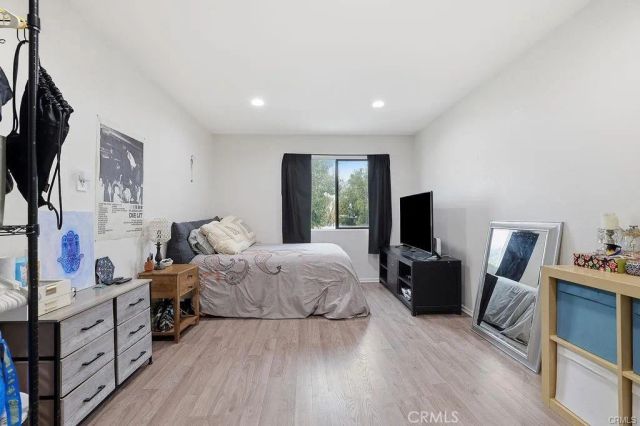 18530 Hatteras Street 337, Tarzana, CA 91356