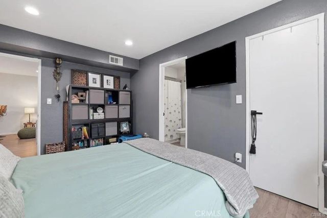 18530 Hatteras Street 337, Tarzana, CA 91356