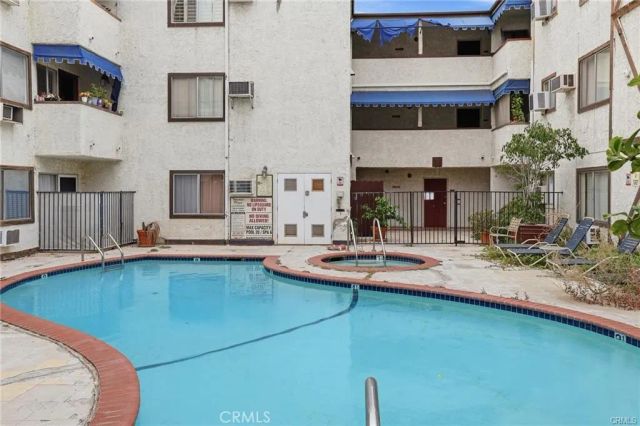 18530 Hatteras Street 337, Tarzana, CA 91356