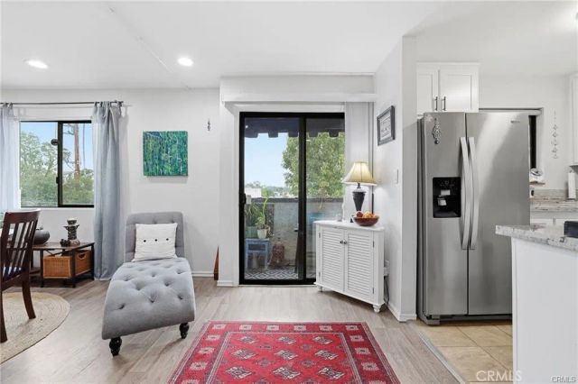 18530 Hatteras Street 337, Tarzana, CA 91356