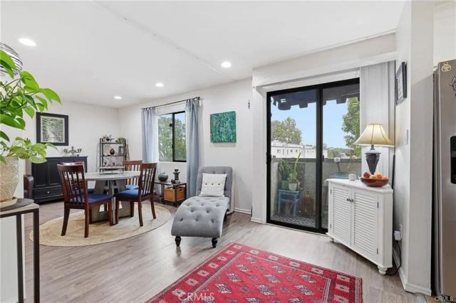 18530 Hatteras Street 337, Tarzana, CA 91356