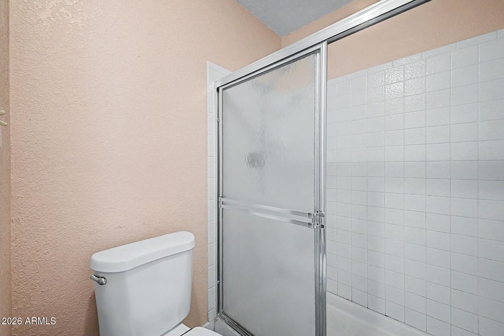 Image 12 of property listing at 2956 W SANDRA Terrace, Phoenix, AZ 85053
