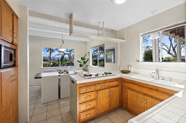 3010 Alta Laguna Boulevard, Laguna Beach, CA 92651