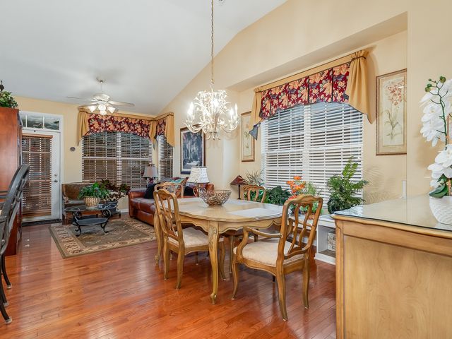 2805 Bond Circle 2805, Naperville, IL 60563