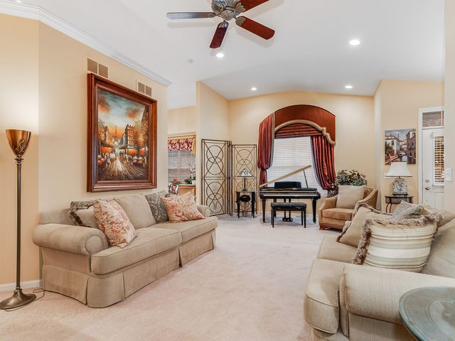 2805 Bond Circle 2805, Naperville, IL 60563