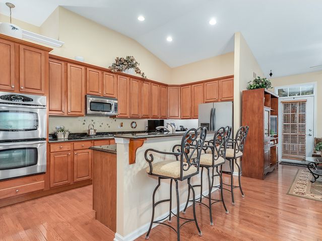 2805 Bond Circle 2805, Naperville, IL 60563