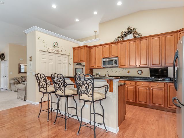 2805 Bond Circle 2805, Naperville, IL 60563