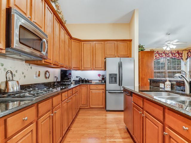 2805 Bond Circle 2805, Naperville, IL 60563