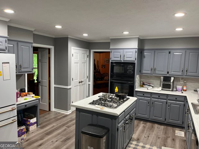 905 Strawberry Drive, Ellenwood, GA 30294