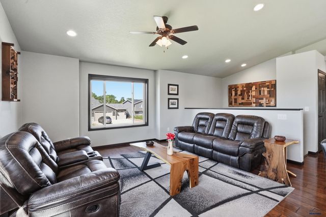 3580 BLACKPOWDER RD, Rapid City, SD 57703