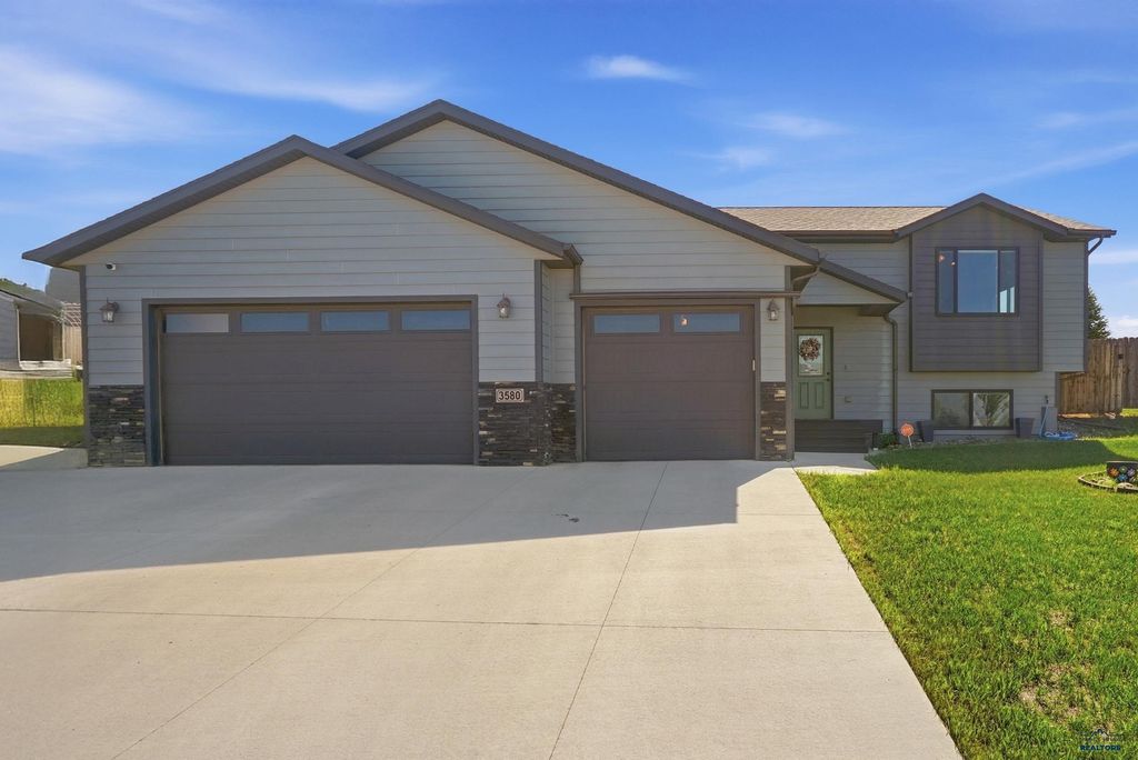 3580 BLACKPOWDER RD, Rapid City, SD 57703