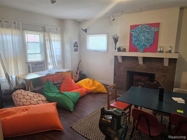 80 Clairmount Street, Detroit, MI 48202