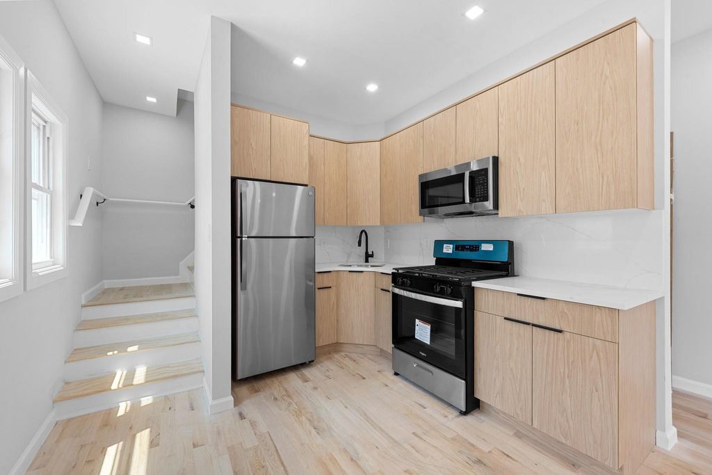 1276 E 59th Street, Brooklyn, NY 11234