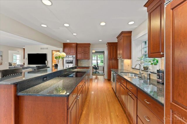 808 Poplar Avenue, Terrace Park, OH 45174