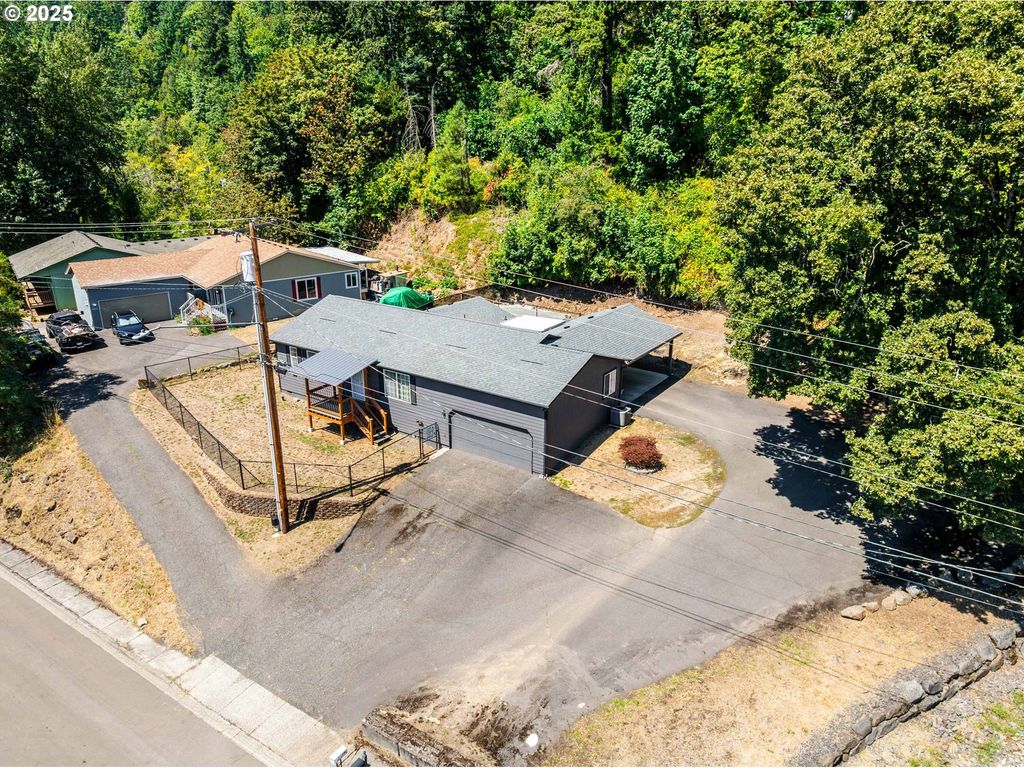 2229 Nw 6TH Pl, Camas, WA 98607
