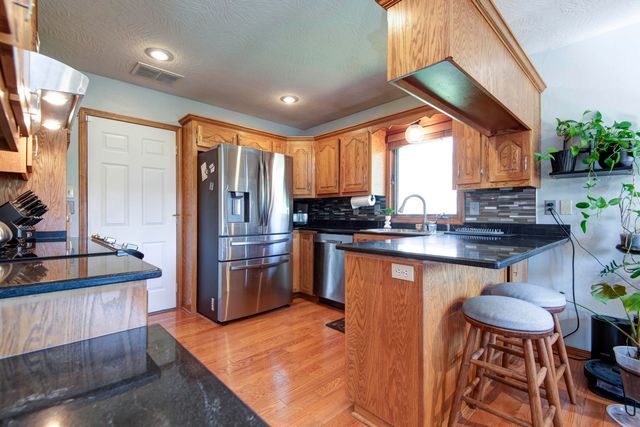 514 S Farm Road 193, Springfield, MO 65809