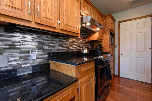 514 S Farm Road 193, Springfield, MO 65809