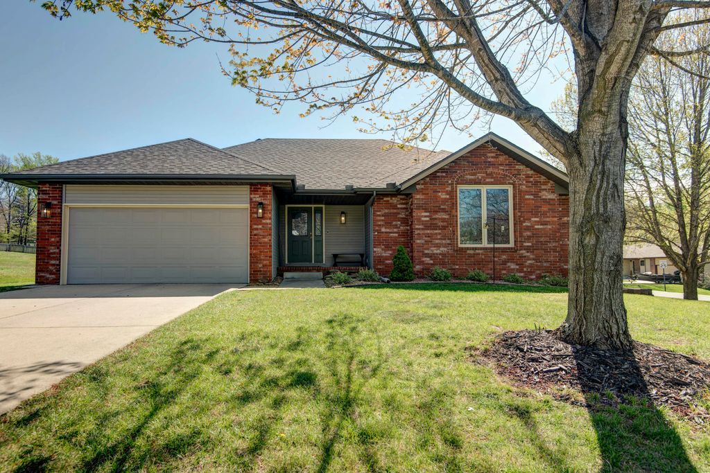 514 S Farm Road 193, Springfield, MO 65809