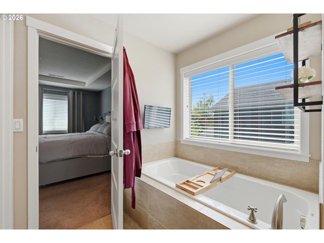 6703 Ne 107TH St, Vancouver, WA 98686