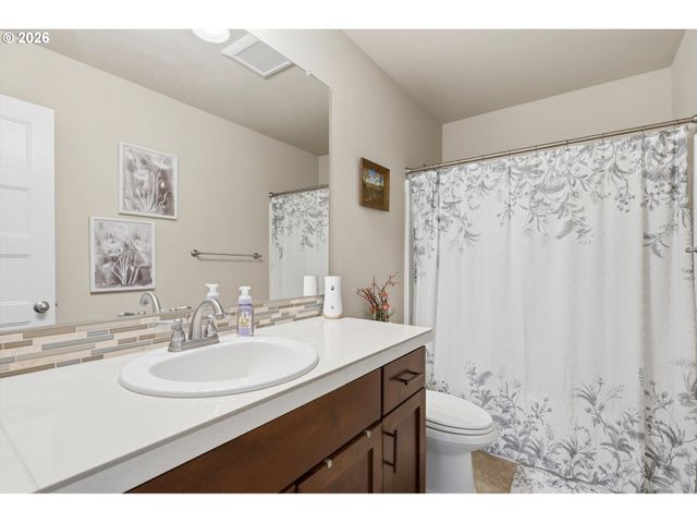 6703 Ne 107TH St, Vancouver, WA 98686