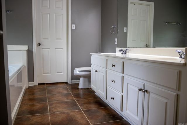 1125 Barberry Cove, Benton, AR 72015