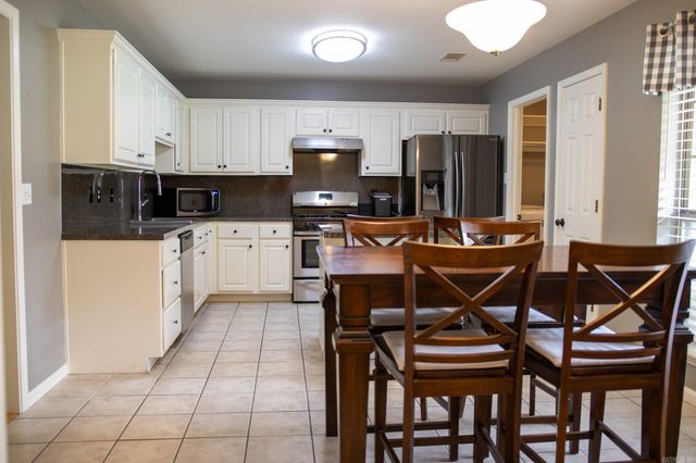 1125 Barberry Cove, Benton, AR 72015