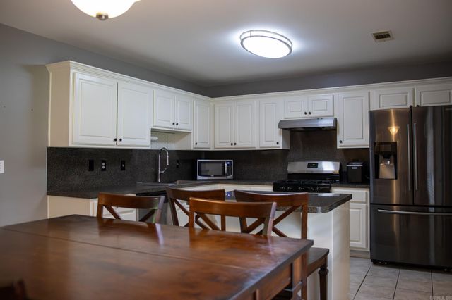 1125 Barberry Cove, Benton, AR 72015