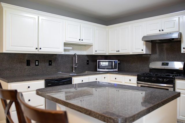 1125 Barberry Cove, Benton, AR 72015