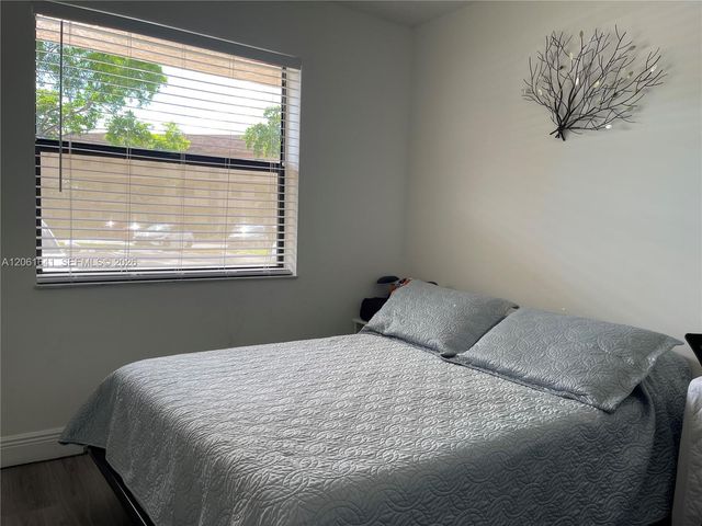 10434 Sunrise Lakes Blvd 107, Sunrise, FL 33322