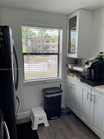 10434 Sunrise Lakes Blvd 107, Sunrise, FL 33322