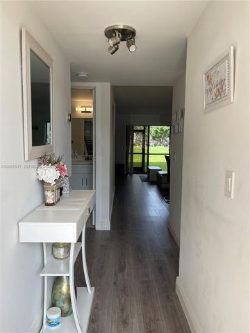 10434 Sunrise Lakes Blvd 107, Sunrise, FL 33322