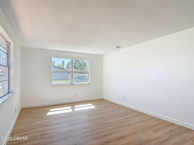 2280 Green Street, South Daytona, FL 32119