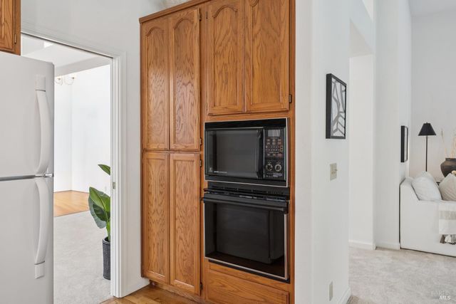 629 Barcelona Dr, Sonoma, CA 95476