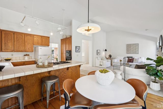 629 Barcelona Dr, Sonoma, CA 95476