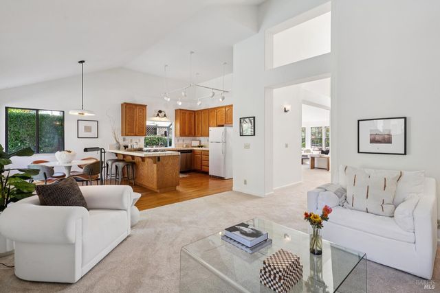 629 Barcelona Dr, Sonoma, CA 95476