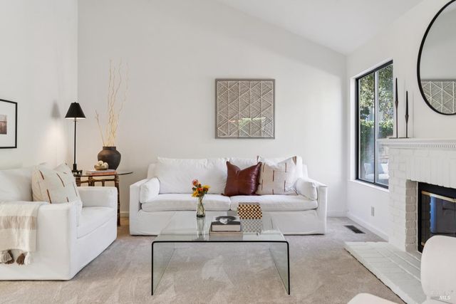 629 Barcelona Dr, Sonoma, CA 95476