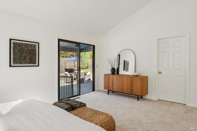 629 Barcelona Dr, Sonoma, CA 95476