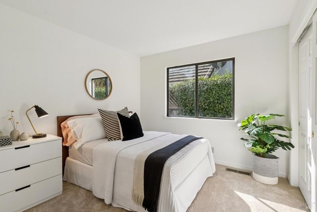 629 Barcelona Dr, Sonoma, CA 95476