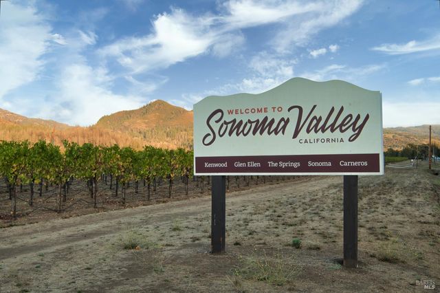 629 Barcelona Dr, Sonoma, CA 95476