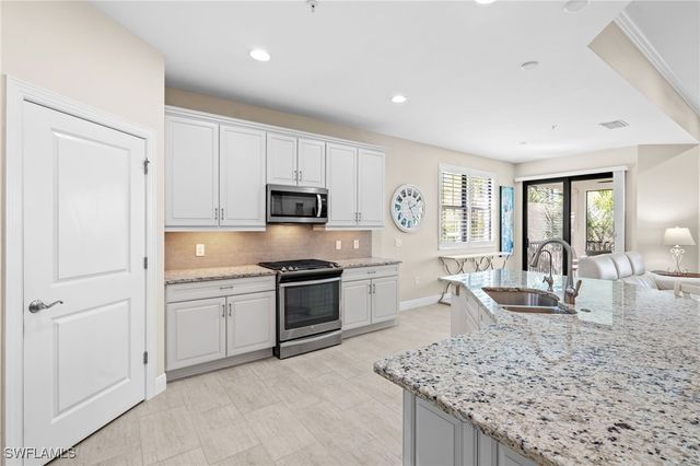 2129 Frangipani CIR 1-201, Naples, FL 34120