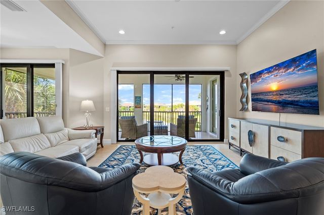 2129 Frangipani CIR 1-201, Naples, FL 34120