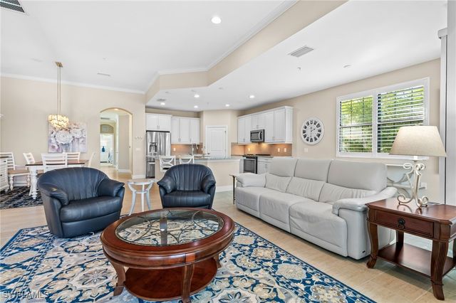 2129 Frangipani CIR 1-201, Naples, FL 34120