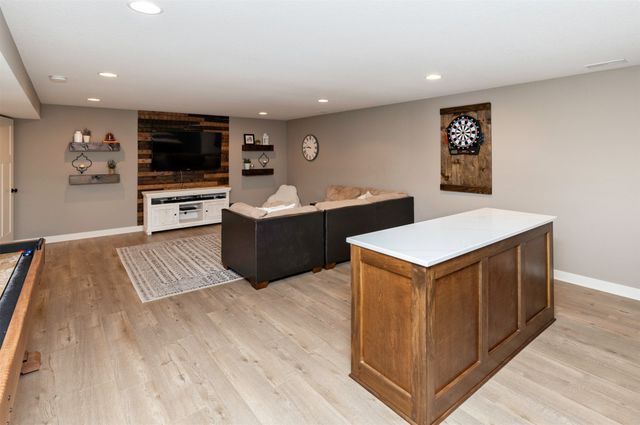 645 NE Traverse Drive, Waukee, IA 50263