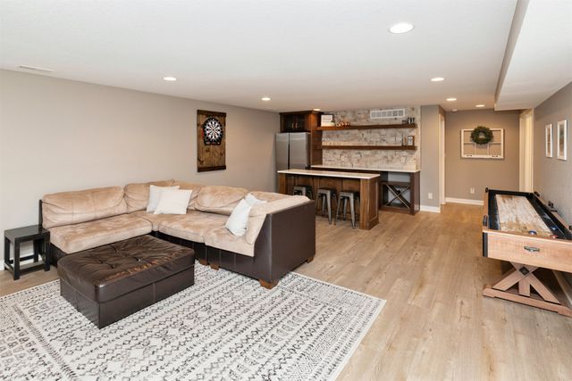 645 NE Traverse Drive, Waukee, IA 50263