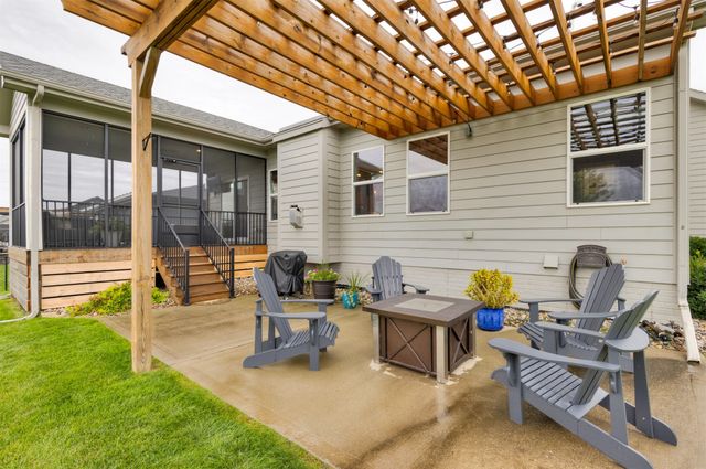 645 NE Traverse Drive, Waukee, IA 50263