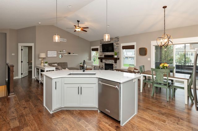 645 NE Traverse Drive, Waukee, IA 50263