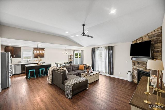 2146 Tuscany Ridge Court, Maryville, IL 62062