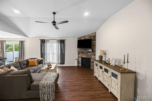 2146 Tuscany Ridge Court, Maryville, IL 62062
