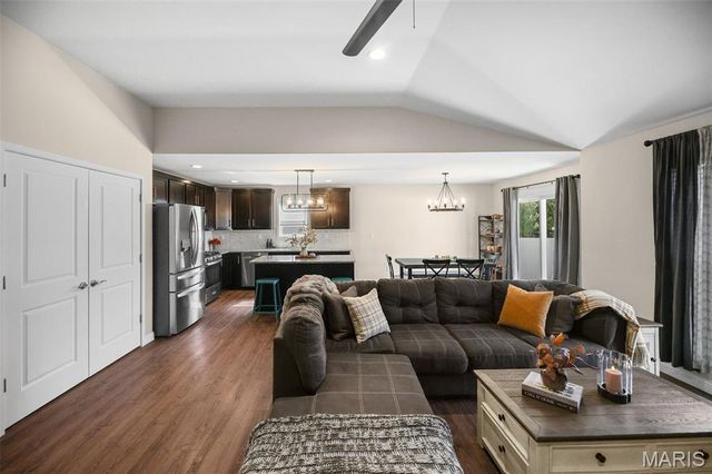 2146 Tuscany Ridge Court, Maryville, IL 62062
