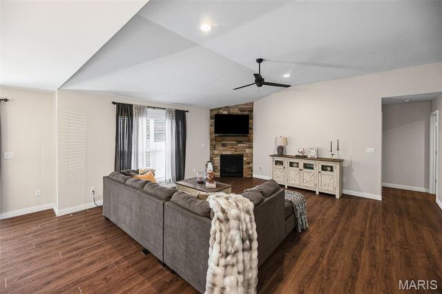 2146 Tuscany Ridge Court, Maryville, IL 62062